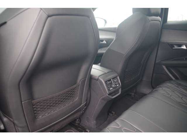 プジョー ３００８ GT ブルー HDi 茨城県 2020(令2)年 3.4万km 黒 純正ナビ付ディスプレイオーディオ/Bluetooth/AndroidAuto/AppleCarPlay/USB/バックカメラ/ブラインドスポットモニター/ダウンヒルアシストコントロール/アダプティブクルーズコントロール/LEDヘッドライト/・フォグランプ/・オートライト/・レザーシート/・D席パワーシート/・D/N席シートヒーター/電動リアゲート/・フットオープナー/前後ドライブレコーダー/ETC/純正18インチアルミホイール/革巻きステアリング/・ステアリングスイッチ/・パドルシフト/ワイヤレス充電器