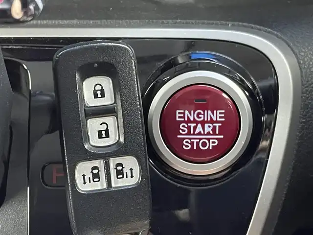ホンダ Ｎ ＢＯＸ ターボ SSパッケージ 群馬県 2014(平26)年 7.3万km プレミアムホワイトパール 社外７インチナビ　バックカメラ　クルーズコントロール　両側パワースライドドア　衝突軽減ブレーキ　ステアリングスイッチ　パドルシフト　ＨＩＤヘッドライト　オートライト　純正アルミホイール　ＥＴＣ　禁煙車