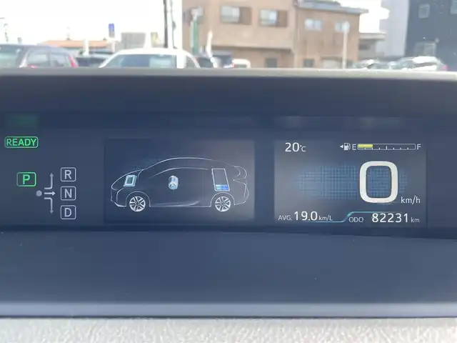 トヨタ プリウス Sセーフティプラス 福岡県 2018(平30)年 8.3万km シルバーM トヨタセーフティセンス/純正HDDナビ/（CD/DVD/SD/BT/USB）/フルセグTV/バックカメラ/ETC/ステアリングスイッチ/純正フロアマット/純正アルミホイール/ドアバイザー/コーナーセンサー/プッシュスタート/スマーキー/保証書