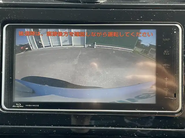 トヨタ プリウス Sセーフティプラス 福岡県 2018(平30)年 8.3万km シルバーM トヨタセーフティセンス/純正HDDナビ/（CD/DVD/SD/BT/USB）/フルセグTV/バックカメラ/ETC/ステアリングスイッチ/純正フロアマット/純正アルミホイール/ドアバイザー/コーナーセンサー/プッシュスタート/スマーキー/保証書
