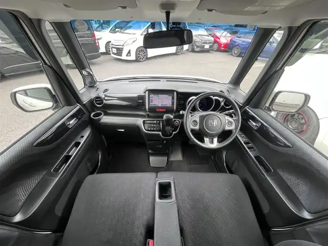 ホンダ Ｎ ＢＯＸ カスタム G ターボパッケージ 三重県 2013(平25)年 10.8万km プレミアムホワイトパール 純正ナビ(Bluetooth/SD/CD/DVD/USB/地デジTV/FM/AM)/バックカメラ/ETC/ドライブレコーダー(前後)/ターボ/クルーズコントロール/両側パワースライドドア/HIDヘッドランプ/LEDイルミネーションランプ/フロントフォグランプ/純正フロアマット/ドアバイザー/電動格納ドアミラー/革巻きステアリングホイール/プッシュスタート/スマートキーシステム/スペアキー