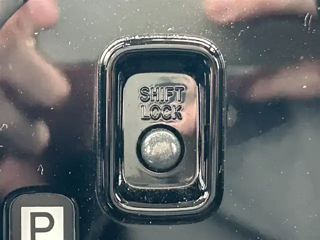 トヨタ タンク カスタムG－T 岡山県 2020(令2)年 3万km ブラックマイカメタリック/パールホワイト2トーン 純正ナビ　/両側パワースライドドア/衝突軽減システム　/クルーズコントロール　/横滑り防止装置　/盗難防止装置　/パーキングアシスト　/Bカメラ　　/純正アルミホイール　　/Bluetooth　/オートマチックハイビーム
