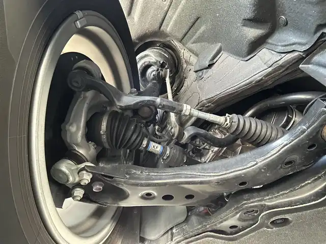 トヨタ アルファード Z 滋賀県 2024(令6)年 1.5万km ブラック ガソリン/2WD(FF)/CVT/左右独立ムーンルーフ/両側パワースライドドア/１４インチ純正コネクティッドナビ/(FM/AM/USB/HDMI/フルセグ/Bluetooth)/ETC2.0/前後ドライブレコーダー/パノラミックビューモニター/バックカメラ/ＴＶキャンセラー/後席用サイドサンシェード/ＴｏｙｏｔａＳａｆｅｔｙＳｅｎｓｅ/・踏み間違い防止アシスト	/・ブレーキアシスト	/・プリクラッシュブレーキアシスト	/・プロアクティブドライビングアシスト/・ブラインドスポットモニター/・安心降車アシスト/・レーンキープアシスト	/・レーダークルーズコントロール/・標識検知機能	/全席シートヒーター/全席シートベンチレーション/ワイヤレス充電/電動格納ミラー/電動リアゲート/電動パーキング/ブレーキホールド/革巻きステアリング/ステアリングスイッチ/ステアリングヒーター/オートライト/LEDヘッドライト/フロントフォグ/リアフォグ/オートマチックハイビーム/フルオートエアコン/プッシュスタート/スマートキー/スペアキー/社外フロアマット/ヘッドアップディスプレイ