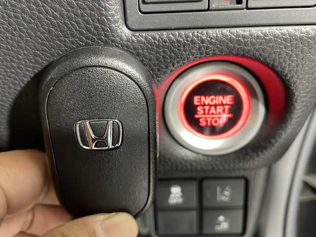 ホンダ Ｎ ＢＯＸ カスタム G EX ターボ ホンダセンシング 広島県 2018(平30)年 4.2万km ルナシルバーM 純正8型ナビ/両側パワースライドドア/バックカメラ/ハーフレザーシート/パドルシフト/ホンダセンシング/・衝突軽減ブレーキ/・レーンキープアシスト/・アダプティブクルーズコントロール/・オートハイビーム/・誤発進抑制機能/LEDヘッドランプ/純正15インチAW/ETC/ドライブレコーダー
