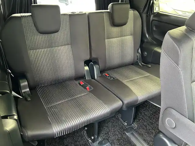 トヨタ ヴォクシー ZS 煌Ⅱ 大阪府 2019(令1)年 6.3万km ブラック 純正９インチナビ/   フルセグTV/CD/DVD/Bluetooth/USB/バックモニター/社外エアロ（サイド）/衝突軽減ブレーキ/横滑り防止装置/コーナーセンサー/両側パワースライドドア/クルーズコントロール/レーンキープアシスト/アイドリングストップ/前後ドライブレコーダー/オートマチックハイビーム/純正16インチアルミホイール/純正フロアマット/プッシュスタート/スマートキー/ＥＴＣ/ＬＥＤ
