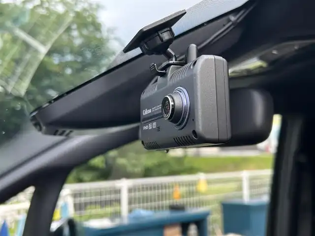 トヨタ ヴォクシー ZS 煌Ⅱ 大阪府 2019(令1)年 6.3万km ブラック 純正９インチナビ/   フルセグTV/CD/DVD/Bluetooth/USB/バックモニター/社外エアロ（サイド）/衝突軽減ブレーキ/横滑り防止装置/コーナーセンサー/両側パワースライドドア/クルーズコントロール/レーンキープアシスト/アイドリングストップ/前後ドライブレコーダー/オートマチックハイビーム/純正16インチアルミホイール/純正フロアマット/プッシュスタート/スマートキー/ＥＴＣ/ＬＥＤ