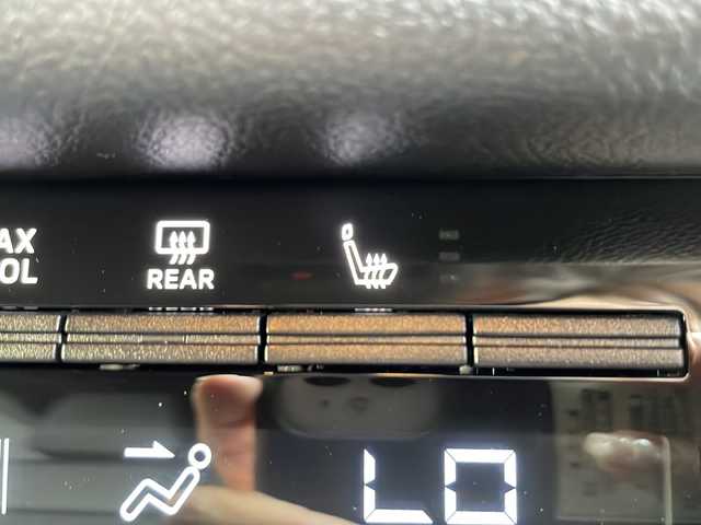 三菱 トライトン GSR 愛知県 2024(令6)年 0.2万km オレンジ 衝突軽減システム/純正ディスプレイオーディオ（ナビあり）/全方位カメラ/レーダークルーズコントロール/シートヒーター/フルセグ/Bluetooth/バックカメラ/パワーシート/コーナーセンサー/純正アルミホイール/ルーフレール/ブラインドスポットモニター/LEDヘッドライト/ステアリングヒーター/ダウンヒルアシストコントロール/オートマチックハイビーム/ETC/ステアリングスイッチ/スマートキー/プッシュスタート