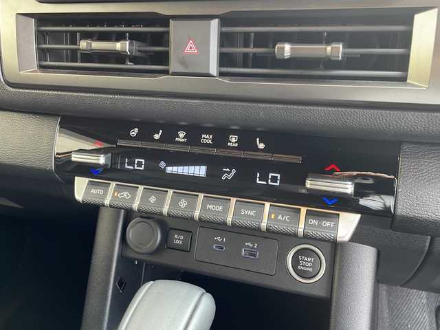 三菱 トライトン GSR 愛知県 2024(令6)年 0.2万km オレンジ 衝突軽減システム/純正ディスプレイオーディオ（ナビあり）/全方位カメラ/レーダークルーズコントロール/シートヒーター/フルセグ/Bluetooth/バックカメラ/パワーシート/コーナーセンサー/純正アルミホイール/ルーフレール/ブラインドスポットモニター/LEDヘッドライト/ステアリングヒーター/ダウンヒルアシストコントロール/オートマチックハイビーム/ETC/ステアリングスイッチ/スマートキー/プッシュスタート