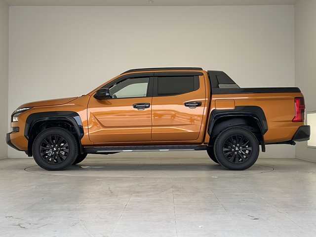 三菱 トライトン GSR 愛知県 2024(令6)年 0.2万km オレンジ 衝突軽減システム/純正ディスプレイオーディオ（ナビあり）/全方位カメラ/レーダークルーズコントロール/シートヒーター/フルセグ/Bluetooth/バックカメラ/パワーシート/コーナーセンサー/純正アルミホイール/ルーフレール/ブラインドスポットモニター/LEDヘッドライト/ステアリングヒーター/ダウンヒルアシストコントロール/オートマチックハイビーム/ETC/ステアリングスイッチ/スマートキー/プッシュスタート