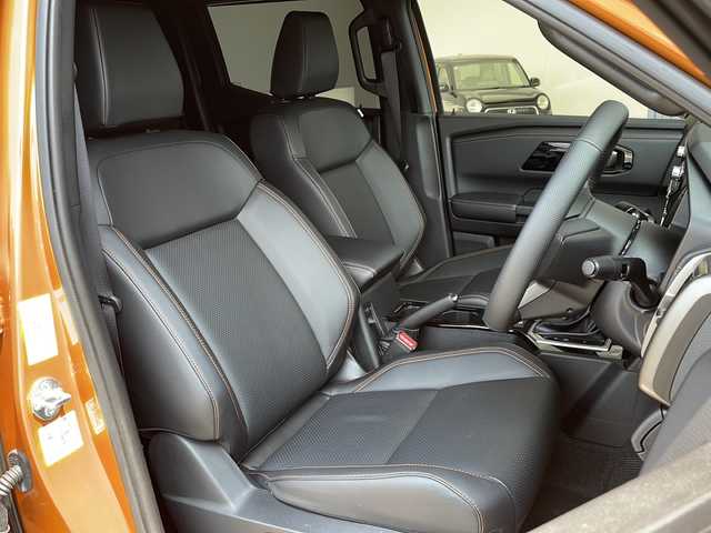 三菱 トライトン GSR 愛知県 2024(令6)年 0.2万km オレンジ 衝突軽減システム/純正ディスプレイオーディオ（ナビあり）/全方位カメラ/レーダークルーズコントロール/シートヒーター/フルセグ/Bluetooth/バックカメラ/パワーシート/コーナーセンサー/純正アルミホイール/ルーフレール/ブラインドスポットモニター/LEDヘッドライト/ステアリングヒーター/ダウンヒルアシストコントロール/オートマチックハイビーム/ETC/ステアリングスイッチ/スマートキー/プッシュスタート