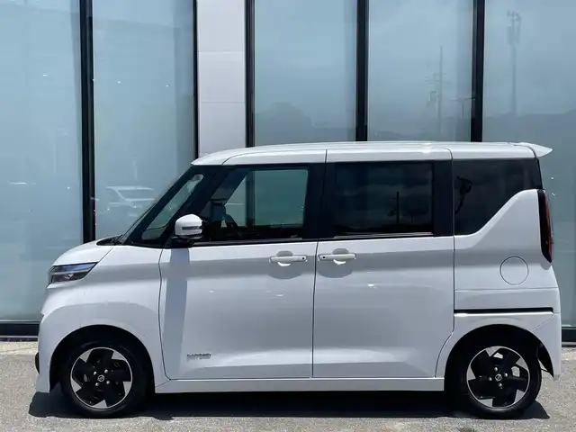 日産 ルークス ハイウェイスター X 大阪府 2023(令5)年 1.5万km ホワイトパール 社外ナビ/   TV/CD/Bluetooth/全方位モニター/衝突軽減ブレーキ/横滑り防止装置/コーナーセンサー/片側パワースライドドア/アイドリングストップ/ステアリングスイッチ/純正14インチアルミホイール/純正フロアマット/プッシュスタート/スマートキー/ＥＴＣ/ＬＥＤ/禁煙車