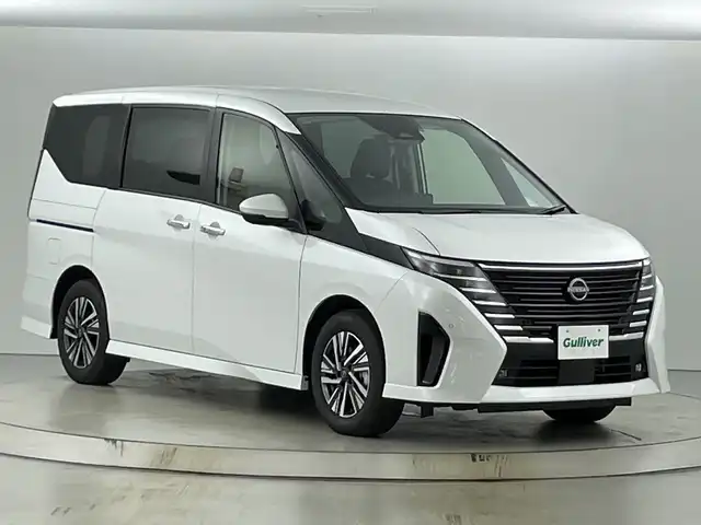 日産 セレナ e－パワー ハイウェイスター V 愛知県 2025(令7)年 0.1千km プリズムホワイト 登録済未使用車/純正12.3インチワイドディスプレイ/（AM/FM/フルセグTV/Bluetooth）/HDMI接続/プロパイロット/インテリジェントルームミラー/アラウンドビューカメラ/インテリジェントクルーズコントロール/両側パワースライドドア/e-Pedal/純正16インチアルミホイール/エマージェンシーブレーキ/ハンドル支援/車線逸脱警報システム/後側方車線検知警報/踏み間違い衝突防止支援/先行者発進通知/標識検知支援/ソナー/ふらつき警報/ビルトイン2.0ETC/AUTOHOLD/オートハイビーム/オートライト/LEDヘッドライト/フロントフォグ