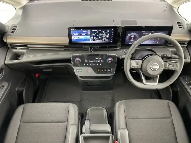 日産 セレナ e－パワー ハイウェイスター V 愛知県 2025(令7)年 0.1千km プリズムホワイト 登録済未使用車/純正12.3インチワイドディスプレイ/（AM/FM/フルセグTV/Bluetooth）/HDMI接続/プロパイロット/インテリジェントルームミラー/アラウンドビューカメラ/インテリジェントクルーズコントロール/両側パワースライドドア/e-Pedal/純正16インチアルミホイール/エマージェンシーブレーキ/ハンドル支援/車線逸脱警報システム/後側方車線検知警報/踏み間違い衝突防止支援/先行者発進通知/標識検知支援/ソナー/ふらつき警報/ビルトイン2.0ETC/AUTOHOLD/オートハイビーム/オートライト/LEDヘッドライト/フロントフォグ