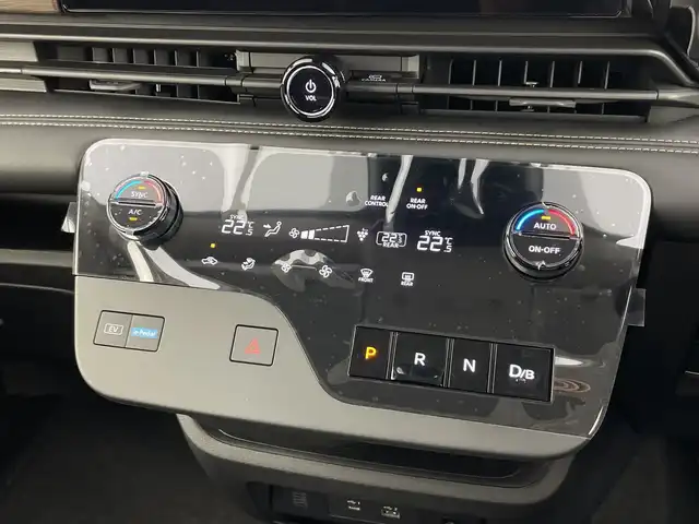 日産 セレナ e－パワー ハイウェイスター V 愛知県 2025(令7)年 0.1千km プリズムホワイト 登録済未使用車/純正12.3インチワイドディスプレイ/（AM/FM/フルセグTV/Bluetooth）/HDMI接続/プロパイロット/インテリジェントルームミラー/アラウンドビューカメラ/インテリジェントクルーズコントロール/両側パワースライドドア/e-Pedal/純正16インチアルミホイール/エマージェンシーブレーキ/ハンドル支援/車線逸脱警報システム/後側方車線検知警報/踏み間違い衝突防止支援/先行者発進通知/標識検知支援/ソナー/ふらつき警報/ビルトイン2.0ETC/AUTOHOLD/オートハイビーム/オートライト/LEDヘッドライト/フロントフォグ