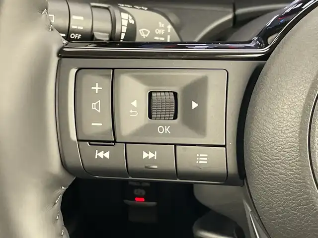 日産 セレナ e－パワー ハイウェイスター V 愛知県 2025(令7)年 0.1千km プリズムホワイト 登録済未使用車/純正12.3インチワイドディスプレイ/（AM/FM/フルセグTV/Bluetooth）/HDMI接続/プロパイロット/インテリジェントルームミラー/アラウンドビューカメラ/インテリジェントクルーズコントロール/両側パワースライドドア/e-Pedal/純正16インチアルミホイール/エマージェンシーブレーキ/ハンドル支援/車線逸脱警報システム/後側方車線検知警報/踏み間違い衝突防止支援/先行者発進通知/標識検知支援/ソナー/ふらつき警報/ビルトイン2.0ETC/AUTOHOLD/オートハイビーム/オートライト/LEDヘッドライト/フロントフォグ