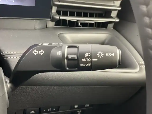 日産 セレナ e－パワー ハイウェイスター V 愛知県 2025(令7)年 0.1千km プリズムホワイト 登録済未使用車/純正12.3インチワイドディスプレイ/（AM/FM/フルセグTV/Bluetooth）/HDMI接続/プロパイロット/インテリジェントルームミラー/アラウンドビューカメラ/インテリジェントクルーズコントロール/両側パワースライドドア/e-Pedal/純正16インチアルミホイール/エマージェンシーブレーキ/ハンドル支援/車線逸脱警報システム/後側方車線検知警報/踏み間違い衝突防止支援/先行者発進通知/標識検知支援/ソナー/ふらつき警報/ビルトイン2.0ETC/AUTOHOLD/オートハイビーム/オートライト/LEDヘッドライト/フロントフォグ