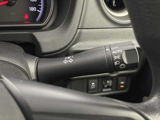 日産 ノート X Vセレクション 徳島県 2020(令2)年 4.9万km ブリリアントホワイトパール インテリジェントエマージェンシーブレーキ/車線逸脱警報システム/フロント＆バックソナー/アラウンドビューモニター/純正メモリナビ/・FM/AM/CD/DVD/BT/LEDヘッドライト/オートライト/電格ウィンカーミラー/デジタルインナーミラー/純正フロアマット/ETC/アイドリングストップ/エンジンプッシュスタート/スマートキー