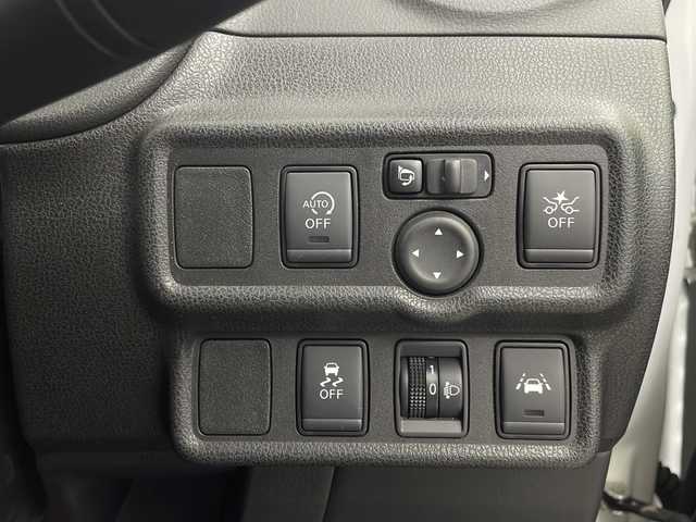 日産 ノート X Vセレクション 徳島県 2020(令2)年 4.9万km ブリリアントホワイトパール インテリジェントエマージェンシーブレーキ/車線逸脱警報システム/フロント＆バックソナー/アラウンドビューモニター/純正メモリナビ/・FM/AM/CD/DVD/BT/LEDヘッドライト/オートライト/電格ウィンカーミラー/デジタルインナーミラー/純正フロアマット/ETC/アイドリングストップ/エンジンプッシュスタート/スマートキー