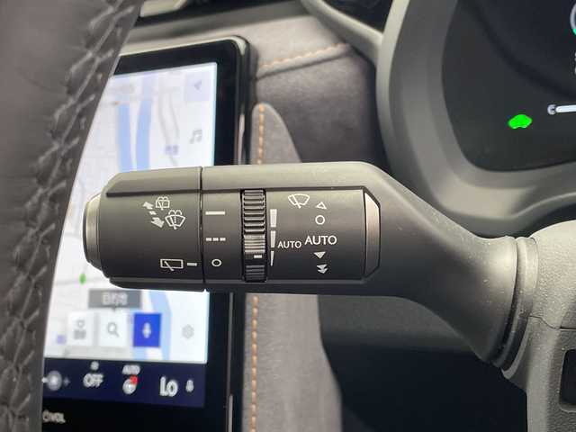 レクサス ＬＢＸ クール 愛知県 2024(令6)年 0.7万km グレーⅡ プレミアムサウンドマークレビンソン/純正9型ディズプレイオーディオナビ/全方位カメラ/レーダークルーズコントロール/シートヒーター/電動リアゲート/パワーシート/ヘッドアップディスプレイ/コーナーセンサー/純正アルミホイール/ETC2.0/ブラインドスポットモニター/LEDヘッドライト/パドルシフト/ステアリングヒーター/パドルシフト/インテリジェントミラー/レーンキープアシスト/オートマチックハイビーム/ワイヤレス充電機/ドライブレコーダー/衝突軽減システム/フルセグ/Bluetooth/ステアリングスイッチ/スマートキー/プッシュスタート