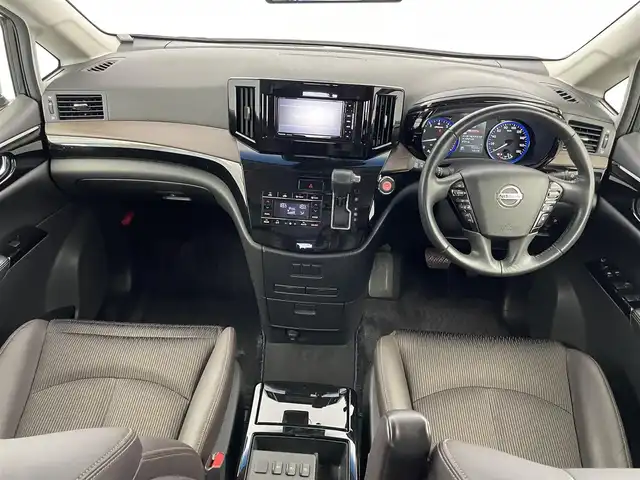 日産 エルグランド 250ハイウェイスターS 埼玉県 2021(令3)年 3.9万km ピュアホワイトパール 社外SDナビ/ CD DVD フルセグTV Bluetooth/社外フリップダウンモニター/アラウンドビューモニター/エマージェンシーブレーキ/レーダークルーズコントロール/クリアランスソナー /両側パワースライドドア/ハーフレザーシート /LEDオートライト/ETC