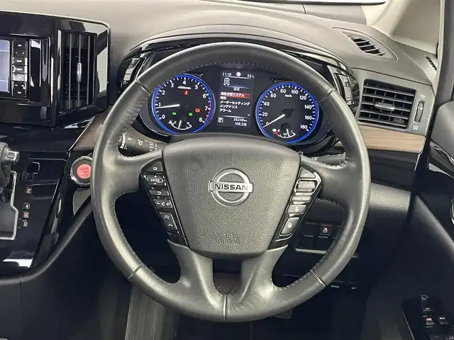 日産 エルグランド 250ハイウェイスターS 埼玉県 2021(令3)年 3.9万km ピュアホワイトパール 社外SDナビ/ CD DVD フルセグTV Bluetooth/社外フリップダウンモニター/アラウンドビューモニター/エマージェンシーブレーキ/レーダークルーズコントロール/クリアランスソナー /両側パワースライドドア/ハーフレザーシート /LEDオートライト/ETC