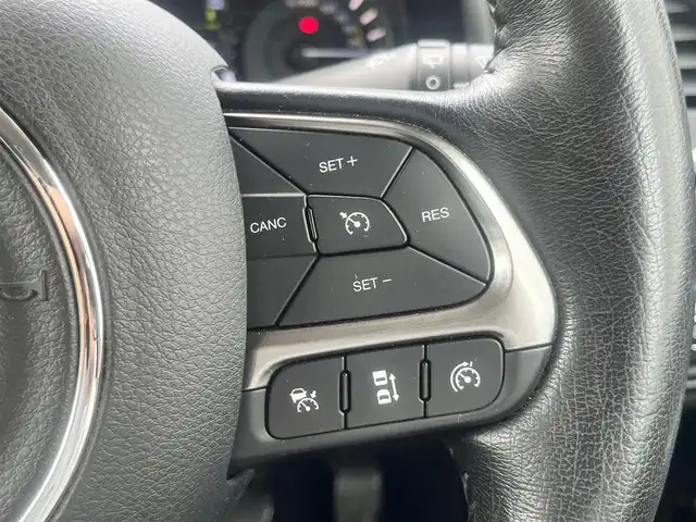 クライスラー・ジープ ジープ レネゲード リミテッド 4xe 島根県 2020(令2)年 5.3万km 黒 4WD/純正ナビ　/(ワンセグＴＶ/Ｂｌｕｅｔｏｏｔｈ接続)　/レザーシート/ビルトインＥＴＣ2.0　/バックカメラ　/前席パワーシート/シートヒーター/ステアリングヒーター　/電動パーキングブレーキ　/アダプティブクルーズコントロール　/リアコーナーセンサー/レーンアシスト/衝突軽減ブレーキ/横滑り防止装置/アイドリングストップ/純正LEDヘッドライト/純正アルミホイール/フロアマット