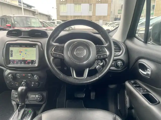 クライスラー・ジープ ジープ レネゲード リミテッド 4xe 島根県 2020(令2)年 5.3万km 黒 4WD/純正ナビ　/(ワンセグＴＶ/Ｂｌｕｅｔｏｏｔｈ接続)　/レザーシート/ビルトインＥＴＣ2.0　/バックカメラ　/前席パワーシート/シートヒーター/ステアリングヒーター　/電動パーキングブレーキ　/アダプティブクルーズコントロール　/リアコーナーセンサー/レーンアシスト/衝突軽減ブレーキ/横滑り防止装置/アイドリングストップ/純正LEDヘッドライト/純正アルミホイール/フロアマット