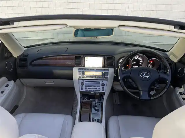 レクサス ＳＣ 430 愛知県 2007(平19)年 5.9万km プレミアムベージュメタリック ・純正マルチナビ/・CDチェンジャー/・マークレビンソン/・ETC/・パワーシート（運転席・助手席）/・シートヒーター（運転席・助手席）/・純正フロアマット/・社外18インチアルミホイール/・純正HIDヘッドライト/・リモコンキー/・クルーズコントロール/AISINドアスタビライザー
