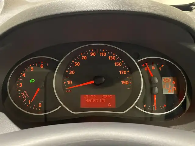 ルノー カングー ゼン 愛知県 2017(平29)年 4.1万km マロンショコラM 純正オーディオ　/Ｂｌｕｅｔｏｏｔｈ　/ＣＤ　/ＭＰ３　/ＦＭ／ＡＭ　/社外コーナーセンサー　/クルーズコントロール/ＥＴＣ　/オートエアコン　/パワーウィンドウ