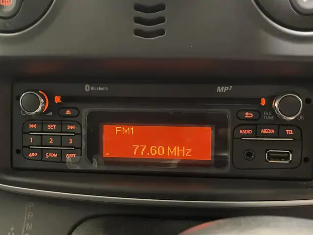ルノー カングー ゼン 愛知県 2017(平29)年 4.1万km マロンショコラM 純正オーディオ　/Ｂｌｕｅｔｏｏｔｈ　/ＣＤ　/ＭＰ３　/ＦＭ／ＡＭ　/社外コーナーセンサー　/クルーズコントロール/ＥＴＣ　/オートエアコン　/パワーウィンドウ