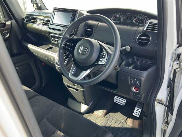 ホンダ Ｎ ＢＯＸ カスタム G L ホンダセンシング 愛媛県 2018(平30)年 5.6万km プラチナホワイトパール 純正SDナビ/Bluetooth/CD/DVD/フルセグ/USB/バックカメラ/ETC/クルーズコントロール追従有/純正フロアマット/両側パワースライドドア/社外14インチAW/コーナーセンサー後ろのみ/オートライト/オートLEDヘッドライト/レーンキープアシスト/フォグランプ/スマートキー/アイドリングストップ/プッシュスタート