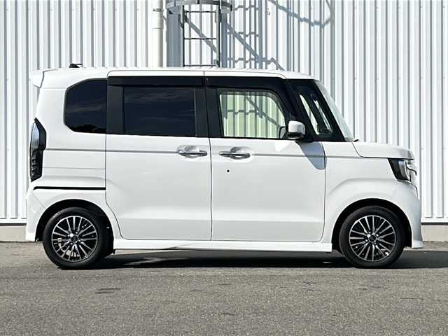 ホンダ Ｎ ＢＯＸ カスタム G L ホンダセンシング 愛媛県 2018(平30)年 5.6万km プラチナホワイトパール 純正SDナビ/Bluetooth/CD/DVD/フルセグ/USB/バックカメラ/ETC/クルーズコントロール追従有/純正フロアマット/両側パワースライドドア/社外14インチAW/コーナーセンサー後ろのみ/オートライト/オートLEDヘッドライト/レーンキープアシスト/フォグランプ/スマートキー/アイドリングストップ/プッシュスタート