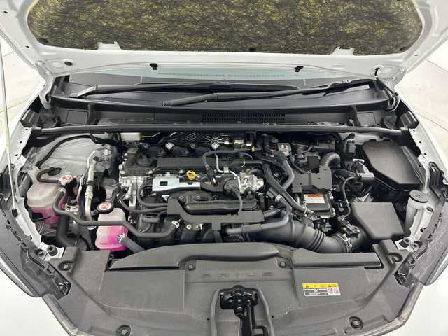 トヨタ プリウス Z 奈良県 2023(令5)年 1.9万km プラチナホワイトパールマイカ メーカーオプション/GRフロントスポイラー/パノラマサンルーフ/デジタルインナーミラー/純正ドライブレコーダー/装備/12.3インチディスプレイオーディオプラス/(ナビ/フルセグTV/Bluetooth)/パノラミックビューモニター/ブラインドスポットモニター/セーフティセンス/・レーダークルーズコントロール/・プリクラッシュセーフティ/・車線逸脱警報/トヨタチームメイト（アドバンスドパーク）/純正5本スポーク18インチアルミホイール/自動防眩ミラー/ステアリングヒーター/ナノイーX/合皮スポーティシート/運転席パワーシート/前席シートヒーター/前席シートベンチレーション/パワーバックドア/ワイヤレス充電/ビルトインETC2.0/アクセサリーコンセント