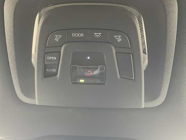 トヨタ クラウン エステート Z 秋田県 2025(令7)年 0.1万km ブラック 純正12.3インチナビ　/パノラマガラスルーフ　/パノラミックビューモニター/黒本革シート/衝突軽減ブレーキ　/レーダークルーズコントロール/パドルシフト/ヘッドアップディスプレイ/ブラインドスポットモニター/横滑り防止装置/レーンキープアシスト/クリアランスソナー/パーキングサポートブレーキ/後方車両接近告知/リヤクロストラフィックアラート/リアカメラディテクション/安心降車アシスト/発進遅れ告知/アドバンスパーク＆ドライブ/モデリスタエアロ/サイドガーニッシュ/ドアハンドルプロテクター/置くだけ充電　/ＬＥＤヘッドライト/オートマチックハイビーム/前席エアーシート　/前席シートヒーター/ステアリングヒーター/前席パワーシート（メモリ付き）/パワーバックドア　/デジタルインナーミラー/前席パワーシート/100V充電/電動パーキング/オートブレーキホールド/nanoeXエアコン/純正アルミホイール/純正フロアマット/スペアキー