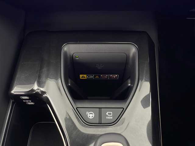 トヨタ クラウン エステート Z 秋田県 2025(令7)年 0.1万km ブラック 純正12.3インチナビ　/パノラマガラスルーフ　/パノラミックビューモニター/黒本革シート/衝突軽減ブレーキ　/レーダークルーズコントロール/パドルシフト/ヘッドアップディスプレイ/ブラインドスポットモニター/横滑り防止装置/レーンキープアシスト/クリアランスソナー/パーキングサポートブレーキ/後方車両接近告知/リヤクロストラフィックアラート/リアカメラディテクション/安心降車アシスト/発進遅れ告知/アドバンスパーク＆ドライブ/モデリスタエアロ/サイドガーニッシュ/ドアハンドルプロテクター/置くだけ充電　/ＬＥＤヘッドライト/オートマチックハイビーム/前席エアーシート　/前席シートヒーター/ステアリングヒーター/前席パワーシート（メモリ付き）/パワーバックドア　/デジタルインナーミラー/前席パワーシート/100V充電/電動パーキング/オートブレーキホールド/nanoeXエアコン/純正アルミホイール/純正フロアマット/スペアキー