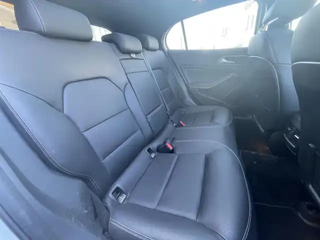 メルセデス・ベンツ ＧＬＡ２２０ 4マチック 栃木県 2019(令1)年 5.4万km ポーラホワイト パノラミックスライディングルーフ/Harman/Kardon/プレミアムパッケージ/黒革シート/パワーシート/シートヒーター/ナビ/フルセグTV/バックカメラ/ETC/パークトロニック/レーンキープアシスト/ブラインドスポット/ACC/ブレーキアシスト/パワーテールゲート/LEDヘッドライト/オートライト