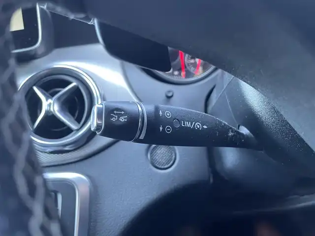 メルセデス・ベンツ ＧＬＡ２２０ 4マチック 栃木県 2019(令1)年 5.4万km ポーラホワイト パノラミックスライディングルーフ/Harman/Kardon/プレミアムパッケージ/黒革シート/パワーシート/シートヒーター/ナビ/フルセグTV/バックカメラ/ETC/パークトロニック/レーンキープアシスト/ブラインドスポット/ACC/ブレーキアシスト/パワーテールゲート/LEDヘッドライト/オートライト