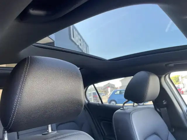 メルセデス・ベンツ ＧＬＡ２２０ 4マチック 栃木県 2019(令1)年 5.4万km ポーラホワイト パノラミックスライディングルーフ/Harman/Kardon/プレミアムパッケージ/黒革シート/パワーシート/シートヒーター/ナビ/フルセグTV/バックカメラ/ETC/パークトロニック/レーンキープアシスト/ブラインドスポット/ACC/ブレーキアシスト/パワーテールゲート/LEDヘッドライト/オートライト