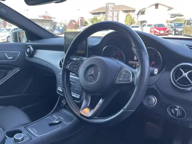 メルセデス・ベンツ ＧＬＡ２２０ 4マチック 栃木県 2019(令1)年 5.4万km ポーラホワイト パノラミックスライディングルーフ/Harman/Kardon/プレミアムパッケージ/黒革シート/パワーシート/シートヒーター/ナビ/フルセグTV/バックカメラ/ETC/パークトロニック/レーンキープアシスト/ブラインドスポット/ACC/ブレーキアシスト/パワーテールゲート/LEDヘッドライト/オートライト