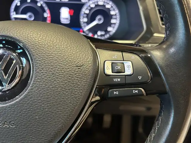 フォルクスワーゲン ティグアン TDI 4モーション ハイライン 道央・札幌 2018(平30)年 5.1万km ディープブラックパールエフェクト テクノロジーパッケージ/　・ヘッドアップディスプレイ/　・DCC/　・ダイナミックライトアシスト/　・パワーテールゲート/オールインセーフティ/　・ACC/　・レーンアシスト/　・トラフィックアシスト/　・サイドアシストプラス/　・360°カメラ/　・パークアシスト/　・リアトラフィックアラート/　・ダイナミックコーナリングライト/LEDヘッドライト/DiscoverProナビ/フルセグTV/CD/DVD/SD/USB/Bluetooth/シートヒーター/デジタルメータークラスター