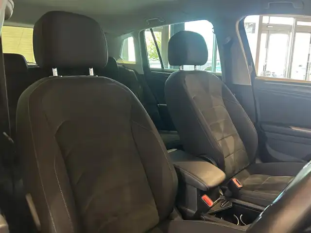 フォルクスワーゲン ティグアン TDI 4モーション ハイライン 道央・札幌 2018(平30)年 5.1万km ディープブラックパールエフェクト テクノロジーパッケージ/　・ヘッドアップディスプレイ/　・DCC/　・ダイナミックライトアシスト/　・パワーテールゲート/オールインセーフティ/　・ACC/　・レーンアシスト/　・トラフィックアシスト/　・サイドアシストプラス/　・360°カメラ/　・パークアシスト/　・リアトラフィックアラート/　・ダイナミックコーナリングライト/LEDヘッドライト/DiscoverProナビ/フルセグTV/CD/DVD/SD/USB/Bluetooth/シートヒーター/デジタルメータークラスター