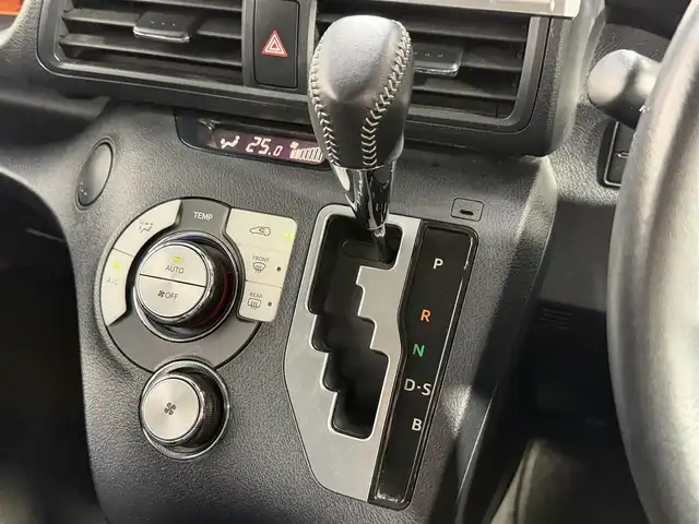 トヨタ シエンタ G 大阪府 2018(平30)年 2.3万km コバルトブルーメタリック 後期モデル 純正ナビTV 360カメラ 両側パワースライドドア 衝突軽減ブレーキ レーンアシスト オートハイビーム スマートキー プッシュスタート アイドリングストップ オートエアコン ETC