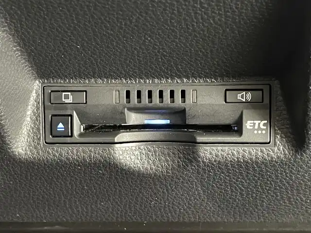 トヨタ ヤリスクロス ハイブリッド Z 愛知県 2021(令3)年 2.2万km ブラックマイカ 純正８型ＤＡナビＴＶ　全方位カメラ　禁煙車　ハーフレザー　シートヒーター　電動パーキング　前後ドラレコ　パワーシート　セーフティセンス　衝突軽減　追従クルコン　ＢＳＭ　コーナーセンサー　ＬＥＤライト　純正フロアマット　ドアバイザー　フォグランプ　TVキャンセラー