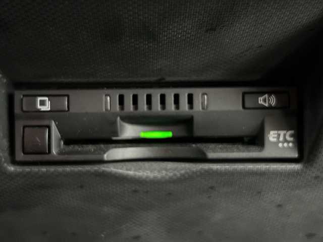 トヨタ ライズ Z 神奈川県 2022(令4)年 4.5万km ブラックマイカメタリック スマートアシスト/純正7インチSDナビ（NSCN-W68）/(Am/FM/CD/SD/Bluetooth/フルセグ/AUX)/前後ドライブレコーダー/ブラインドスポットモニター/衝突被害軽減システム/車線逸脱警報/バックカメラ/レーダークルーズコントロール/横滑り防止装置/ETC/アイドリングストップ/LEDヘッドライト/フォグランプ/オートライト/ウィンカーミラー/電動格納ミラー/純正17インチAW/シートヒーター/シートリフター/プッシュスタート/スマートキー/フロアマット/スペアキー/取扱説明書/保証書