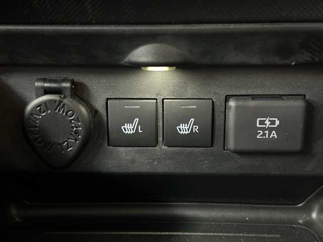 トヨタ ライズ Z 神奈川県 2022(令4)年 4.5万km ブラックマイカメタリック スマートアシスト/純正7インチSDナビ（NSCN-W68）/(Am/FM/CD/SD/Bluetooth/フルセグ/AUX)/前後ドライブレコーダー/ブラインドスポットモニター/衝突被害軽減システム/車線逸脱警報/バックカメラ/レーダークルーズコントロール/横滑り防止装置/ETC/アイドリングストップ/LEDヘッドライト/フォグランプ/オートライト/ウィンカーミラー/電動格納ミラー/純正17インチAW/シートヒーター/シートリフター/プッシュスタート/スマートキー/フロアマット/スペアキー/取扱説明書/保証書