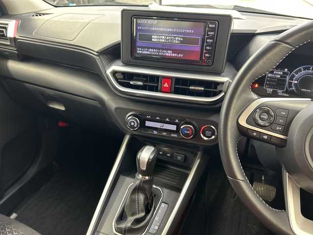 トヨタ ライズ Z 神奈川県 2022(令4)年 4.5万km ブラックマイカメタリック スマートアシスト/純正7インチSDナビ（NSCN-W68）/(Am/FM/CD/SD/Bluetooth/フルセグ/AUX)/前後ドライブレコーダー/ブラインドスポットモニター/衝突被害軽減システム/車線逸脱警報/バックカメラ/レーダークルーズコントロール/横滑り防止装置/ETC/アイドリングストップ/LEDヘッドライト/フォグランプ/オートライト/ウィンカーミラー/電動格納ミラー/純正17インチAW/シートヒーター/シートリフター/プッシュスタート/スマートキー/フロアマット/スペアキー/取扱説明書/保証書