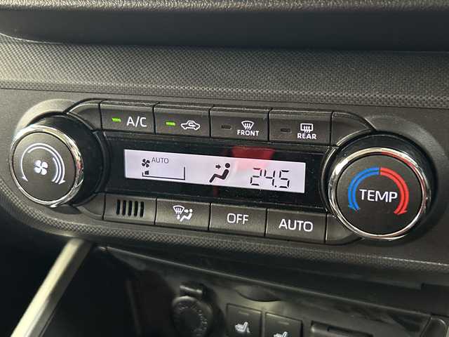 トヨタ ライズ Z 神奈川県 2022(令4)年 4.5万km ブラックマイカメタリック スマートアシスト/純正7インチSDナビ（NSCN-W68）/(Am/FM/CD/SD/Bluetooth/フルセグ/AUX)/前後ドライブレコーダー/ブラインドスポットモニター/衝突被害軽減システム/車線逸脱警報/バックカメラ/レーダークルーズコントロール/横滑り防止装置/ETC/アイドリングストップ/LEDヘッドライト/フォグランプ/オートライト/ウィンカーミラー/電動格納ミラー/純正17インチAW/シートヒーター/シートリフター/プッシュスタート/スマートキー/フロアマット/スペアキー/取扱説明書/保証書