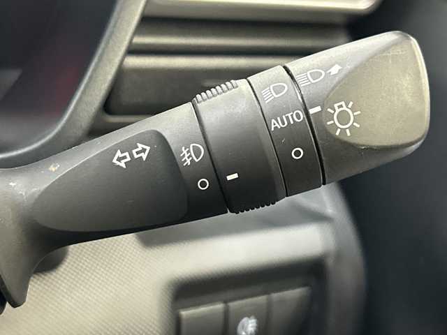 トヨタ ライズ Z 神奈川県 2022(令4)年 4.5万km ブラックマイカメタリック スマートアシスト/純正7インチSDナビ（NSCN-W68）/(Am/FM/CD/SD/Bluetooth/フルセグ/AUX)/前後ドライブレコーダー/ブラインドスポットモニター/衝突被害軽減システム/車線逸脱警報/バックカメラ/レーダークルーズコントロール/横滑り防止装置/ETC/アイドリングストップ/LEDヘッドライト/フォグランプ/オートライト/ウィンカーミラー/電動格納ミラー/純正17インチAW/シートヒーター/シートリフター/プッシュスタート/スマートキー/フロアマット/スペアキー/取扱説明書/保証書