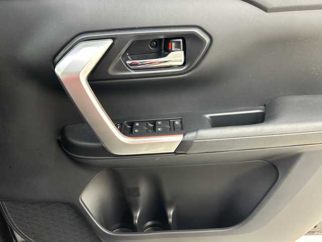 トヨタ ライズ Z 神奈川県 2022(令4)年 4.5万km ブラックマイカメタリック スマートアシスト/純正7インチSDナビ（NSCN-W68）/(Am/FM/CD/SD/Bluetooth/フルセグ/AUX)/前後ドライブレコーダー/ブラインドスポットモニター/衝突被害軽減システム/車線逸脱警報/バックカメラ/レーダークルーズコントロール/横滑り防止装置/ETC/アイドリングストップ/LEDヘッドライト/フォグランプ/オートライト/ウィンカーミラー/電動格納ミラー/純正17インチAW/シートヒーター/シートリフター/プッシュスタート/スマートキー/フロアマット/スペアキー/取扱説明書/保証書