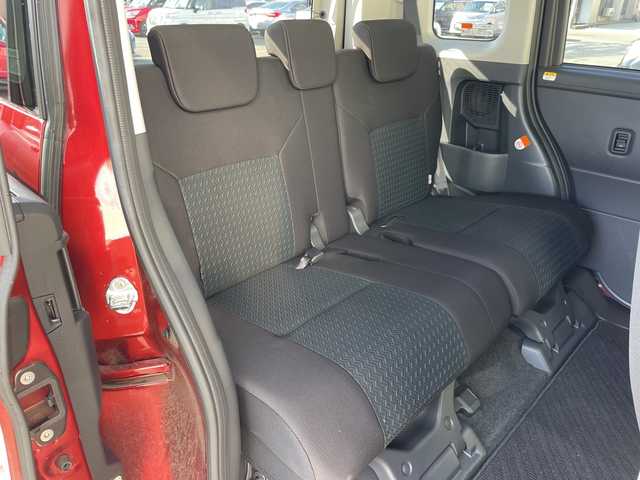 トヨタ ルーミー カスタムG 山形県 2021(令3)年 1.8万km ブラックマイカメタリック/ファイアークォーツレッドメタリック スマートアシストIII/・衝突回避支援ブレーキ機能/・先行車発進お知らせ機能/・車線逸脱警報機能/・標識認識機能/・ふらつき警報/・オートハイビーム/・コーナーセンサー/・アダプティブクルーズコントロール/両側パワースライドドア/純正ナビ(CD.DVD.BT.SD)/フルセグ/バックカメラ/アイドリングストップ/純正ドライブレコーダー/電動パーキングブレーキ/オートホールド/LEDヘッドライト/プッシュスタート/スマートキー